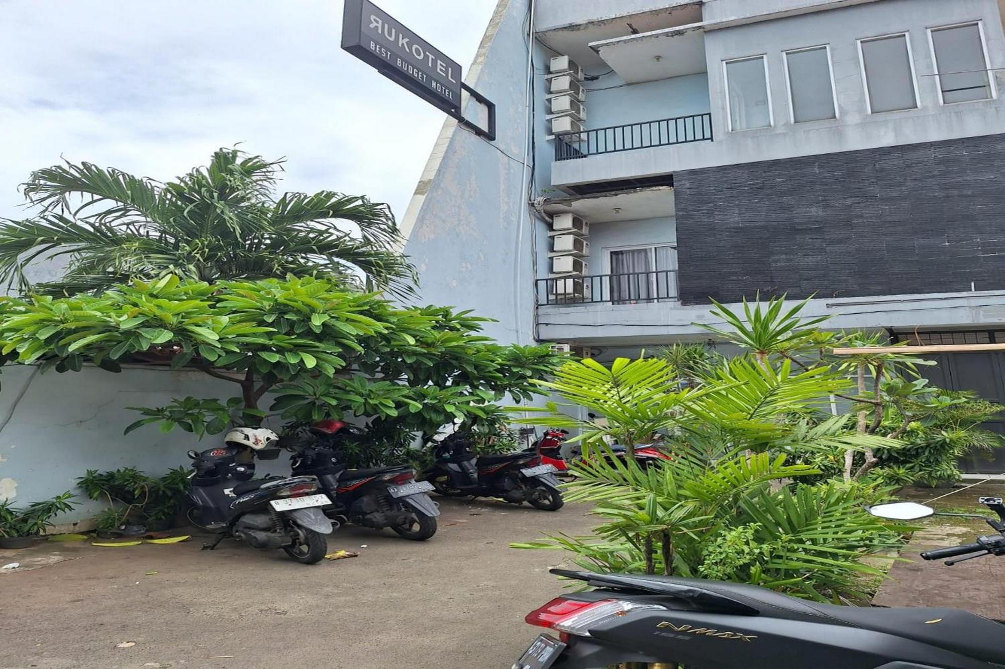 Oyo 93584 Rukotel South Tangerang Eksteriør bilde